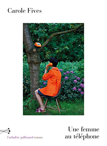 Une femme au téléphone Une femme au téléphone