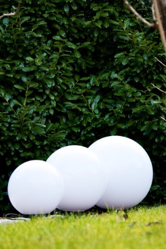 Kugelleuchten Set: 20 cm, 30 cm, 40 cm, Durchmesser jeweils mit Erdspiess und je 5 Metern Zuleitung im Lieferumfang - 3