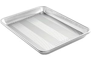 Nordic Ware Prism Feuille de cuisson en aluminium avec circulation d'air améliorée Fabriqué aux États-Unis Argenté 30,7 x 22,4 x 2,8 cm