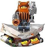 Garmadon del pasado, Misako y Rockero con gong y guitarra.Cada minifigura se entrega en un sobre «sorpresa» con uno o más accesorios, una placa de exposición y un folleto de coleccionista.