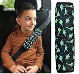 ►ALTA CALIDAD Y AJUSTE PERFECTO: La seguridad de su hijo es importante para nosotros! Por lo tanto, nuestros protectores de cinturón para niños están sujetos a un estricto control de calidad. Hemos seleccionado las telas y el cierre de velcro con el mayor cuidado. El protector del cinturón está hecho de un material robusto con un relleno de espuma que se adapta perfectamente a la forma del cuerpo del niño.