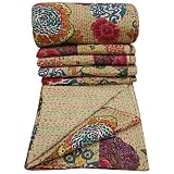 Cada colcha y manta está hermosamente cosida con bordados Kantha y con hermosos estampados florales.