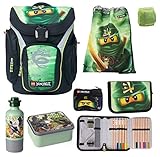 LEGO Ninjago Movie Lunch Set: Die Flasche besticht durch ihr cooles Design mit einem LEGO Ninjago-Aufdruck. Highlights: Der Deckel in Form eines LEGO-Steins in Übergröße und ein integrierter Becher zum Abschrauben. Fassungsvermögen ca. 350ml; Die Brotdose ist für den Kontakt mit Lebensmitteln getestet und zugelassen sowie spülmaschinenfest; Größe ca. 16 x 14 x 6,5 cm