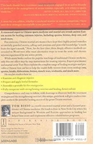 Book's Cover of A Tooth from the Tiger's Mouth: How to Treat Your Injuries with Powerful Healing Secrets of the Great Chinese Warriors