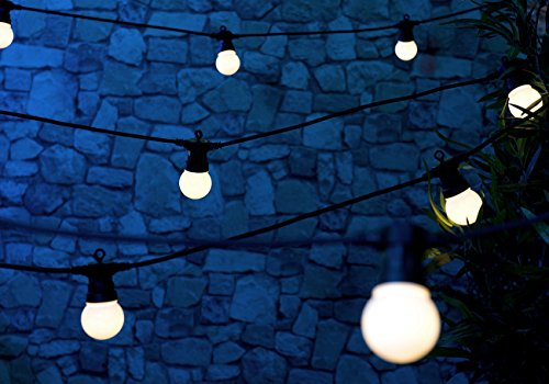 Lunartec Party-Lichterkette mit 20 weißen LEDs in Glühbirnenform, 9m, IP44 - 8