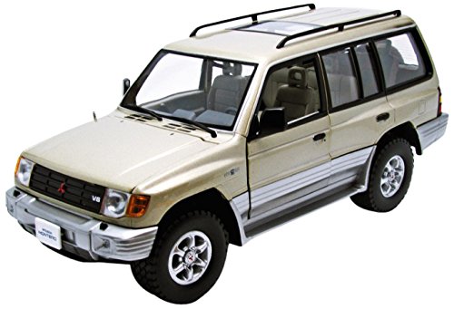Sunstar - 1227 - Miniatura Veicolo - Modello per la Scala - Mitsubishi Pajero 3.5 V6 a Lungo - 1998 - 1/18 Scala