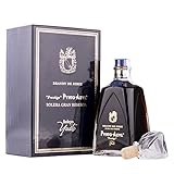 bodegas yuste aurora pedro ximenez Brandy Punto Azul es vejez e historia viva en cada copa. Su nombre Punto Azul, se debe a las duelas de roble americano de mayor calidad procedentes de Costa Rica, que tradicionalmente eran marcadas con un punto azul y destinada a las botas donde envejece el mejor brandy, bajo el sistema de criaderas y soleras