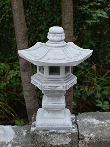 Wunderschöne Tachi-Gata Steinlaterne Yukimi aus Steinguss, frostfest