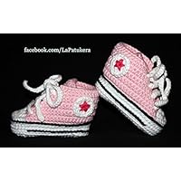 Babyschuhe häkeln, Unisex. Stil, Converse All Star. Farbe Rosa, aus 100% Baumwolle, 4 Größen 0-12 Monate. handgefertigt in Spanien. Turnschuh gehäkelt gestrickt. Geschenk fürs Baby.