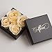 Produktbild 4 kleine Rosen lange haltbar Geschenkbox / Muttertag / Geschenk für Kommunion / Konfirmation / Taufe / Geburt von ROSEMARIE SCHULZ® | 6 x 6 x 2 cm | (Beige)