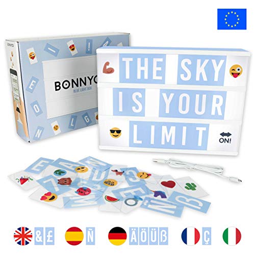 Light Box Blau A4 mit 165 Buchstaben und Emojis, USB - BONNYCO | Ä Ö Ü ß | Blaue LED Lightbox Junge Kinderzimmer & Baby Party | Lichtkasten Buchstaben Tolles Geschenk für Geburtstag & Weihnachten