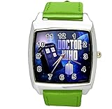 Taport® DR Who, Quarz-Uhr, quadratisch, SCI FI, E2, grünes Echtleder-Armband, inklusive Ersatzakku und Geschenkbeutel