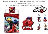 1 mini llavero con diseño de ladybug luminoso.