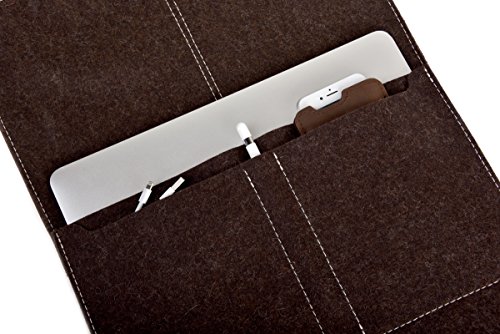 ALMWILD Apple Macbook Pro 13 Hülle, Tasche (Touch Bar, Touch ID). Aus echtem Rinds- Leder und 100% Woll- Filz. Case in Trüffel- Braun mit magnetischer Umschlagklappe aus Echt- Leder in Braun. In Bayern handgefertigt - 2