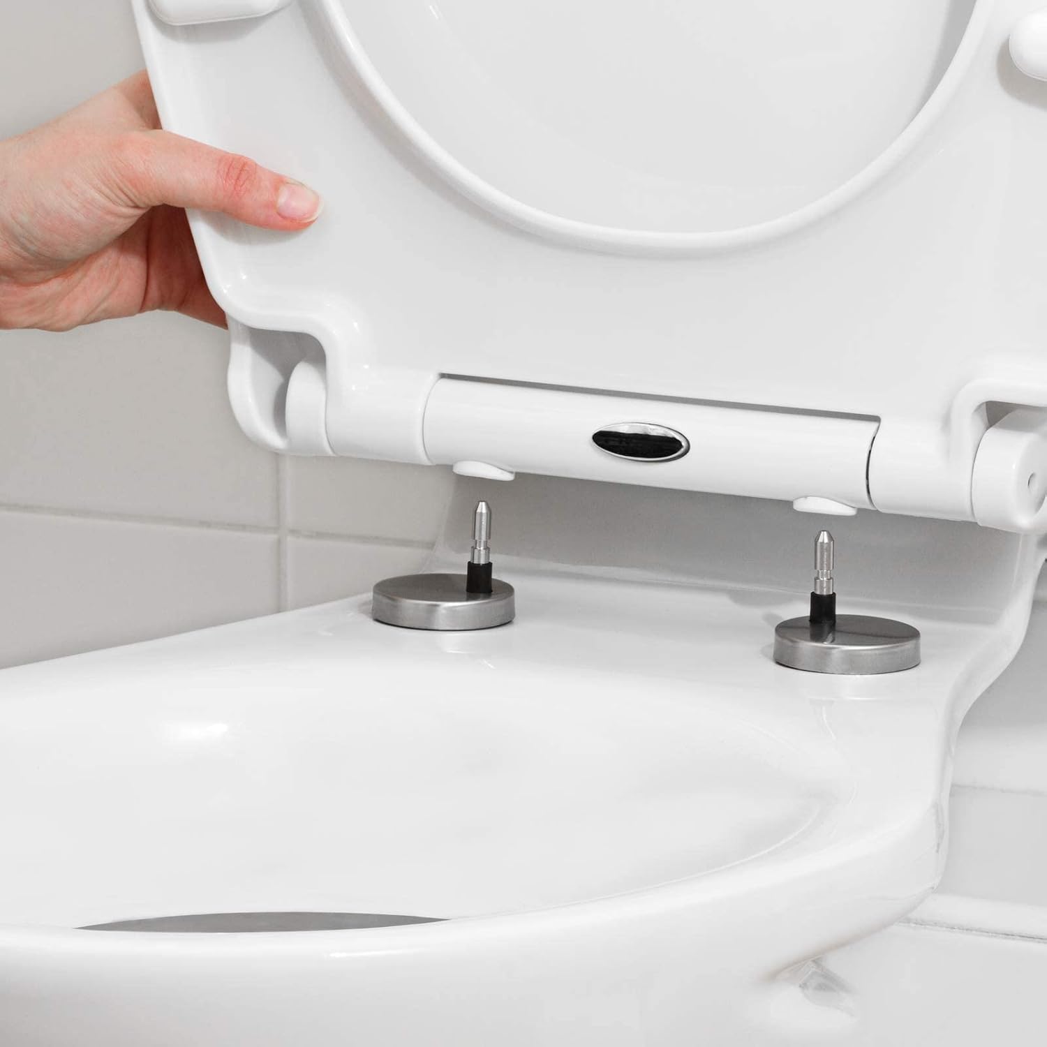 SA Products Oval Quick Release Toilet Seat – Soft Close Toilet Seat with Quick Release Hinges for Easy Cleaning, Thermoset Lid with ABS Cylinder & Fixings – 44.1 × 36.5 × 5 cm, White
