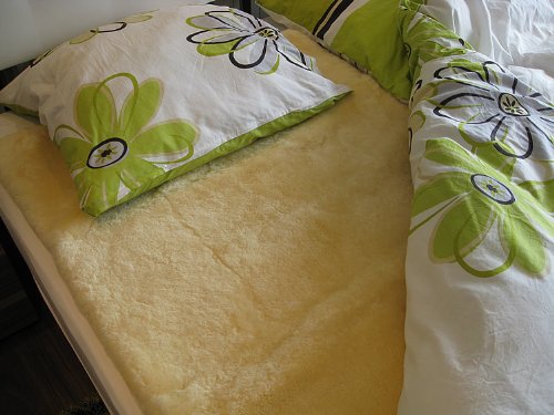 Medizinische Lammfell Betteinlage Bettfell Schaffell Vollfell 140x200cm (medizinisch gegerbt)