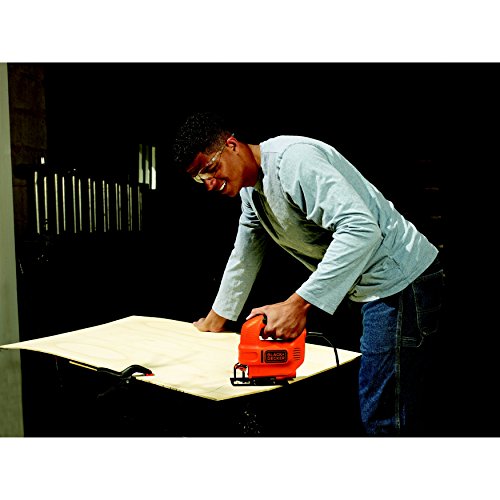 Black+Decker 400W Kompakt-Stichsäge, Holzstichsäge, Späne-Blasfunktion, 19mm Hublänge, ergonomisch, Fußplatte verstellbar für Gehrungsschnitte, Feststellschalter, Schutzbügel, KS501 - 2