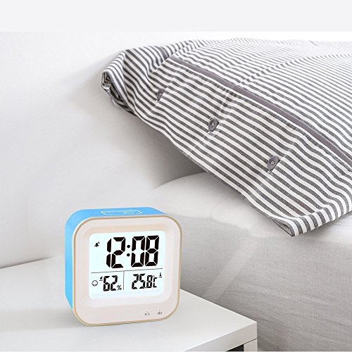 Schlafzimmer Wecker, samshow wiederaufladbar Wecker mit 12H oder 24h/Temperatur (C/F)/Luftfeuchtigkeit/Woche Display, Schlummerfunktion/Smart Nachtlicht Funktion blau - 5