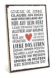 Das Schild ist aus 10 mm dicker, stabiler MDF-Holz-Platte gefertigt. Es hebt sich damit deutlich von vielen anderen dünnen Produktionen ab. Denn es ist viel dicker als ein übliches Pappschild, Emaille-Schild,Metall-Schild oder Blech-Schild) mit foliertem Print und braucht keinen Rahmen wie ein Poster, Plakat, Print oder Kunstdruck.