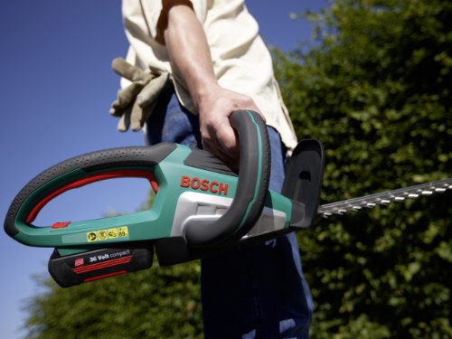 Bosch DIY Akku-Heckenschere AHS 54-20 LI, Akku, Ladegerät, Karton (36 V, Akkuladezeit 45 Min, Schwertlänge: 540 mm, Messerabstand: 20 mm, 3,5 kg) - 2