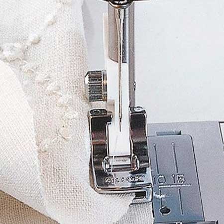 Preisvergleich Produktbild Husqvarna Viking Gathering Foot (100Q) by Husqvarna Viking