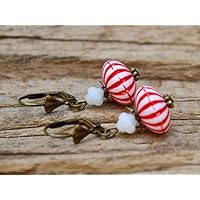 Vintage Kürbis Ohrringe mit Kunststoff- und Glasperlen - rot & weiß