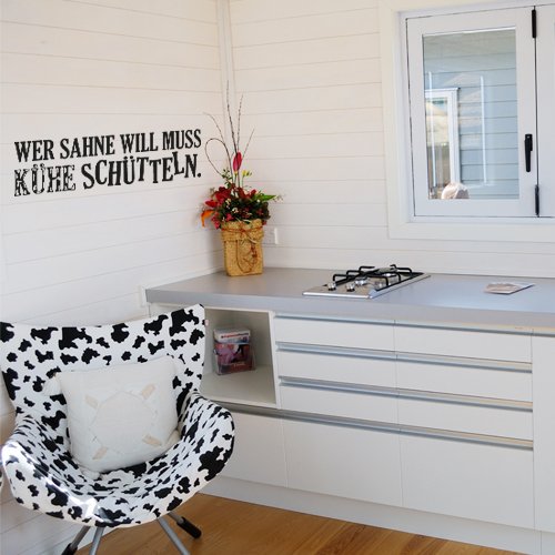 Wandkings Wandtattoo „Wer Sahne will muss Kühe schütteln“ 85 x 24 cm schwarz – erhältlich in 33 Farben - 2