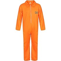 Photo D'un Prisonnier En Combinaison Orange Avec Tableau Sur Fond Blanc Vue Image236875057