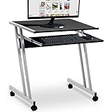 👉【 Platzsparend & Flexibel 】Durch seine kompakten Maße (B/T/H) 62 x 48 x 73 cm findet der Computertisch mit Rollen der Marke Deuba, auch bei begrenzten Platzmöglichkeiten einen optimalen Stellplatz. Diesen erreicht er ganz leicht über die 360° drehbaren Universalrollen, mit diesen er sich einfach und schnell bewegen lässt. Zwei der Rollen verfügen über feststellbare Bremsen, diese dienen dem Bürotisch zur Befestigung an Ort und Stelle und verhindern ein verrutschen.