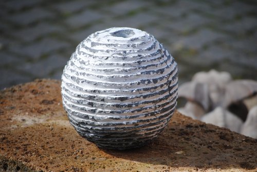 Kugel aus Kalkstein,20cm Durchmesser,mit Bohrung 30mm - 2