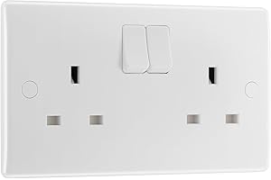 BRITISH GENERAL BG Electrical Double Switched Power Plug Wall Socket, Nexus 800 Series, White Moulded, Round Edge, 13A, 822