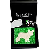 Handgemacht in Italien - Bulldogge aus Stein - Elegante Geschenkbox und Nachrichtenkarte/Message Card in Englisch Inbegriffen - Altes und schönes italienisches Kalkstein mit Fragmenten aus Fossil - Symbol der bedingungslose Liebe, Hingabe, Freundschaft, Schutz und Loyalität - Französische Bulldogge Geschenk - Geschenke für werdender papa wohnung zur geburt junge mädchen 1 jahr mädchen junge 18 80 geburtstag frau mann 2 jahre 20 25. geburtstag 3 jahre 30. frau 4 6 7 jahre junge Souvenir Apulien