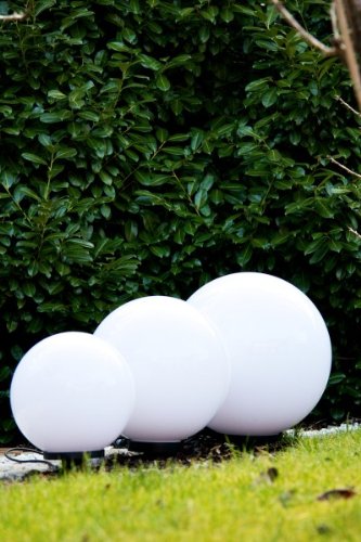 Kugelleuchten Set: 30 cm, 40 cm, 50 cm, Durchmesser jeweils mit Erdspiess und je 5 Metern Zuleitung im Lieferumfang - 5
