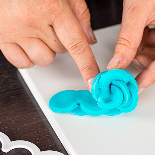 Chefarone Rosen Ausstecher Fondant Bundle (5tlg) – 3 Rose Cutter und 2 Modellierplatten (foam pads) - 7