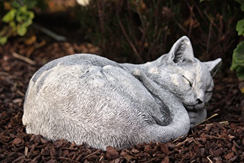 Steinfigur Katze schlafend frost- und wetterfest bis -30°C, massiver Steinguss