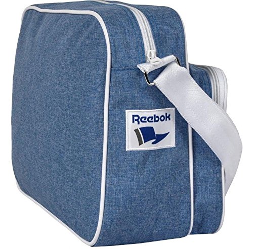 Reebok Classic Royal Shoulder Bag. DJ Tasche. Verstellbare Schulterträger. Hauptfach mit Reißverschluß. Kleines Fach vorne mit Reißverschluß. 15″ Laptop Sleeve. Maße:37×27 x15 cm - 2