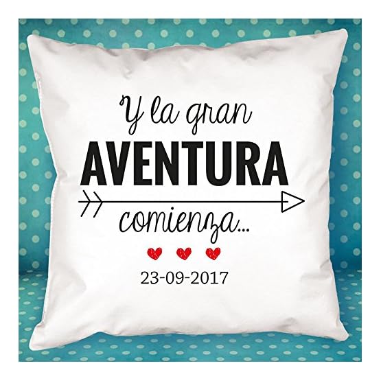 Un Regalo romántico para Enamorados, un cojín Personalizado con el diseño Y la Aventura Comienza… Un Regalo para… - Imagen 5