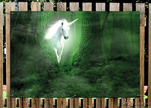 Wallario Garten-Poster Outdoor-Poster - Weißes Einhorn im grünen Wald in Premiumqualität, Größe: 61 x 91,5 cm, für den Außeneinsatz geeignet