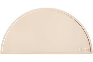 ‎MUSHIE Mushie Silikonowa podkładka dla dzieci | Antypoślizgowa konstrukcja | Materiał: Silikon klasy spożywczej | Łatwa do czyszczenia i odporna na plamy | Nie zawiera BPA i ftalanów (przesunięty piasek)