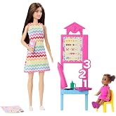 Barbie Kariyer Oyun Setleri - &Ouml;ğretmen Bebek &Ouml;ğretmen Barbie, kahverengi sa&ccedil;lı bebek, 1 &ccedil;ocuk fig&uuml;r&uuml; ve &ouml;ğretim aksesuarları 