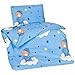 Produktbild Aminata Kids Kinderbettwäsche 100x135 cm 40x60 cm Teddy-Bär Bärchen Jungen Baumwolle Schlafbär auf Wolke Sterne Babybettwäsche hellblau Babyblau  KINDERBETT-GRÖSSE 