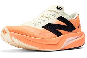 New Balance Damen FuelCell Rebel V4Laufschuh