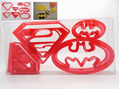 Super Hero Ausstechformen-Set mit 4 Superman-/Batman-Logos, für Gebäck und Cookies, in Geschenkbox