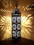 Orient Große schwarze Metalllaterne, Original aus Marokko, Diese Eisenlaterne ist 100% Handarbeit aus Marrakesch, Schillerndes Design fängt das Kerzenlicht auf und reflektiert es für einen wunderschönen Effekt, Die Perforationen zaubern arabische Schattenspiele in ihren Raum.