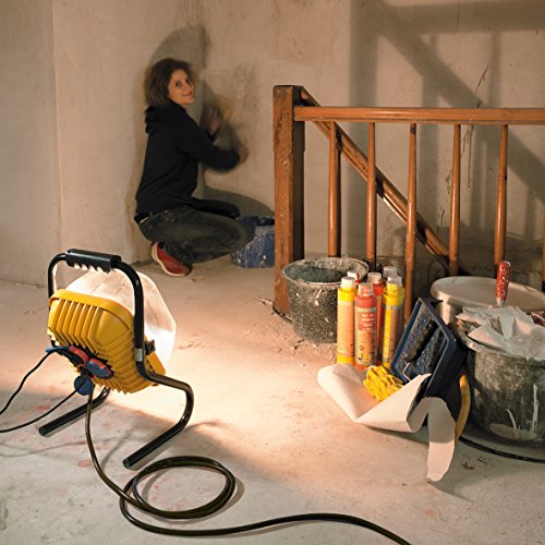 Brennenstuhl Baustrahler Brobusta mit integrierter 3-fach Steckdose / energiesparsamer Außenstrahler (Flutlicht IP44, 5m Kabel, 35 Watt) Farbe: gelb - 3
