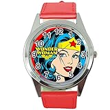 Taport® Wonder Woman Quarz-Armbanduhr, rund, SCI FI, echtes Lederband, inklusive Ersatzakku und Geschenkbeutel, Rot