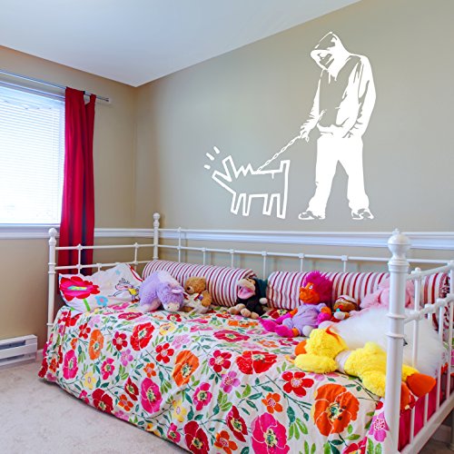 (126x 140cm) Banksy Vinilo Decorativo De Pared De Vinilo de Glowing elegir tu arma/brilla en la oscuridad Graffiti Boy Walking pintado luminiscente Mural + Gratis Adhesivo para perro