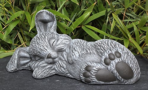 Steinfigur Hase schlafend Steinguss Schiefergrau