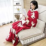 Eine Decke ist vielseitig einsetzbar. Die zwei Ärmel bestehen aus einem Reißverschluss und einem Knopf. Die Öffnung ist eine Decke ohne Ärmel.