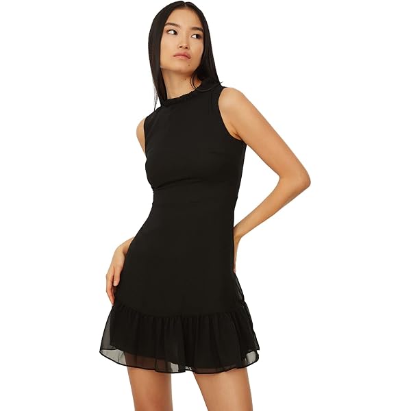 Buy Trendyol V Neck Slit Bodycon Dress In Pink | 6thStreet UAE - 4